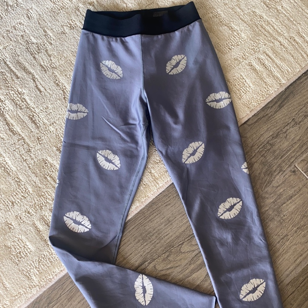 Ultracor Grey and Silver Lip Leggings